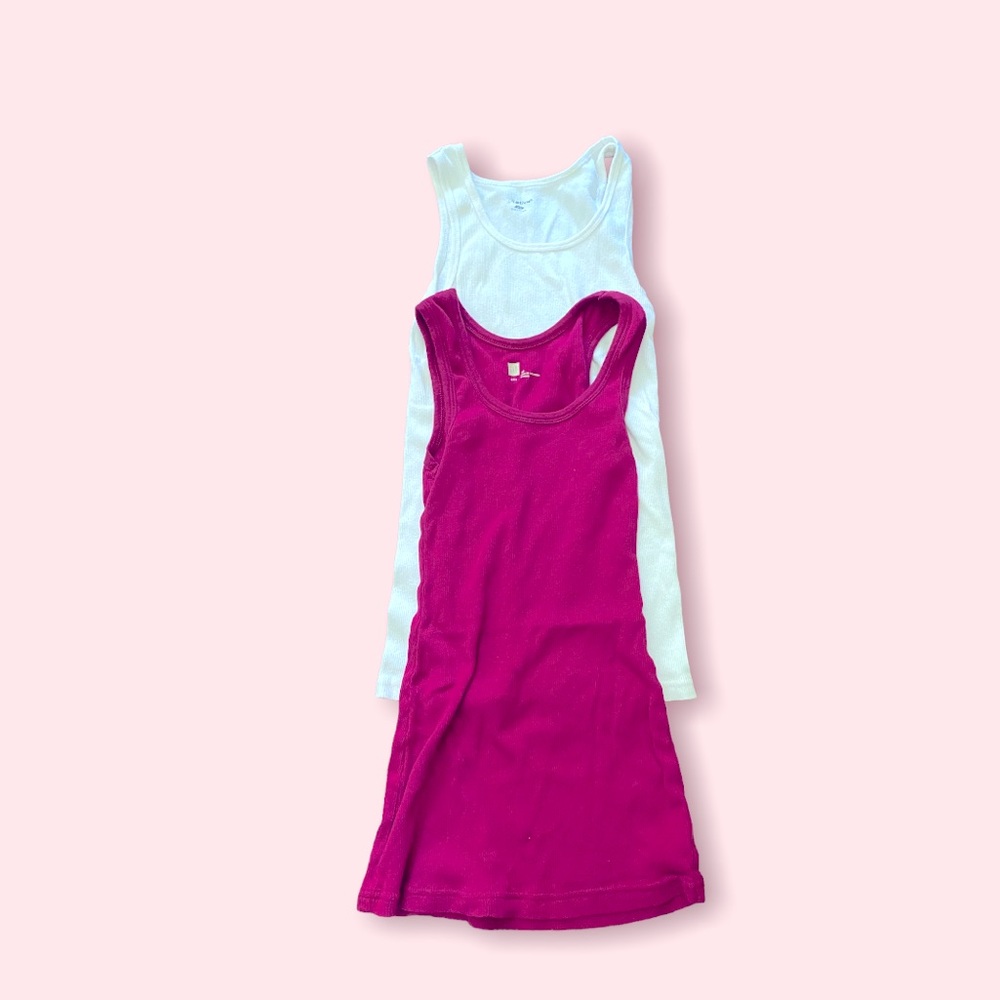2-pack of tank tops size XS